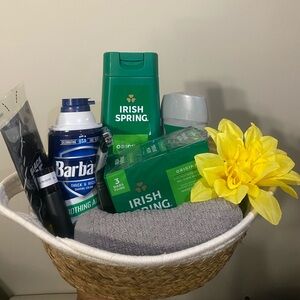 Irish Spring Original Green Bath Set with Yellow Flower Accent